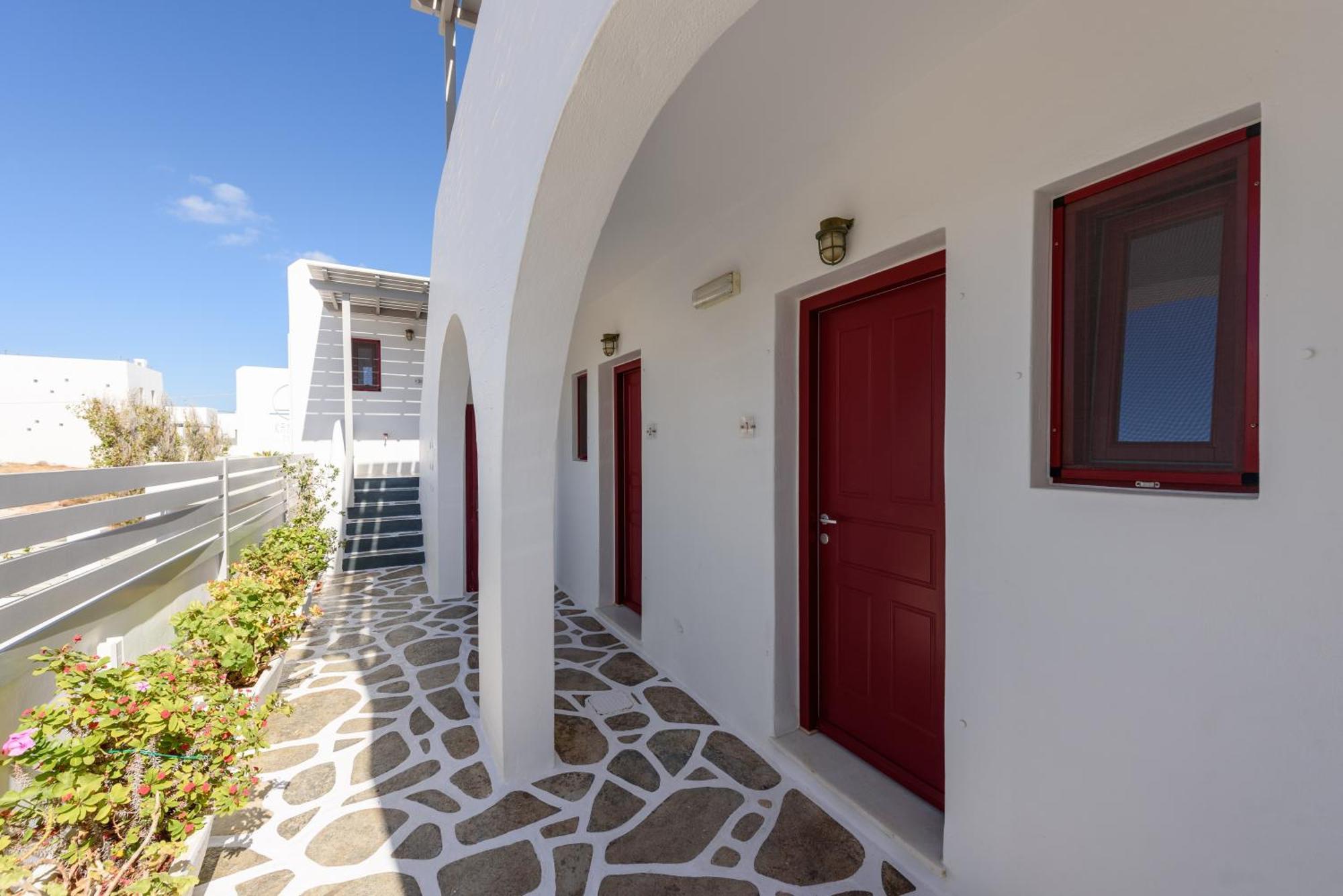 Archipelagos Studios Naousa  Luaran gambar